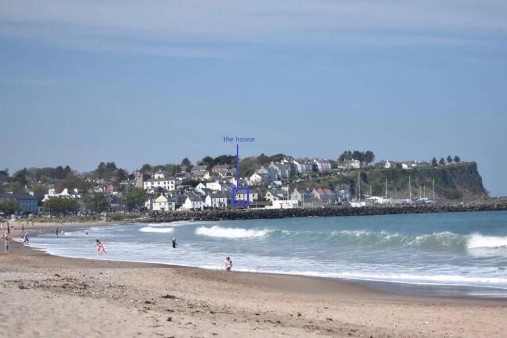2 Bed House At Seafront Casa vacanze Ballycastle